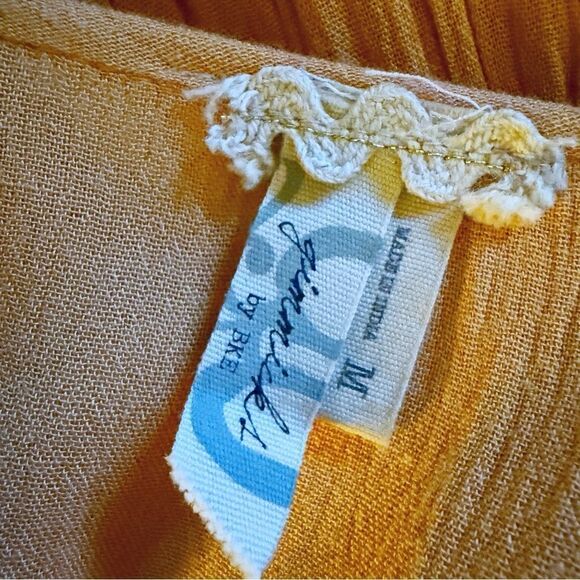 Gimmicks BKE boho embroidered blouse - Picture 3 of 4